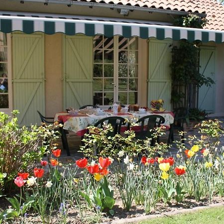 Chambre D'Hotes Les Chenes Chaptelat Esterno foto
